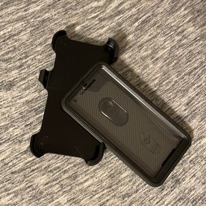 Google pixel 2 otterbox phone case.